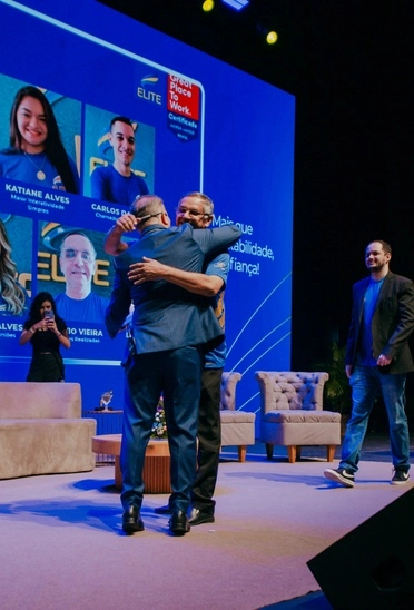 Reconhecimento de talentos no palco da ELITE